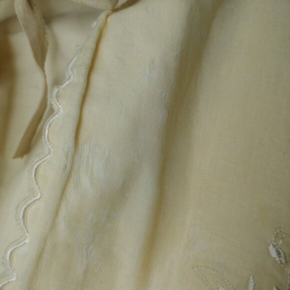 Vintage Girls Cape Embroidered Flower Scallop Stained Collectible Decor READ - Picture 13 of 16